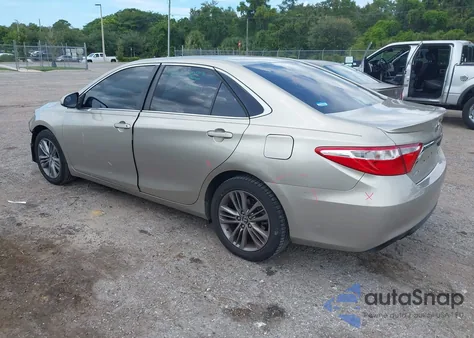 2015 Toyota Camry Se z USA, uszkodzony, nr VIN 4T1BF1FK2FU034640